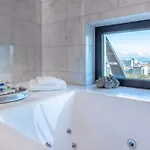 Radisson Blu Atlantic Hotel, Otel